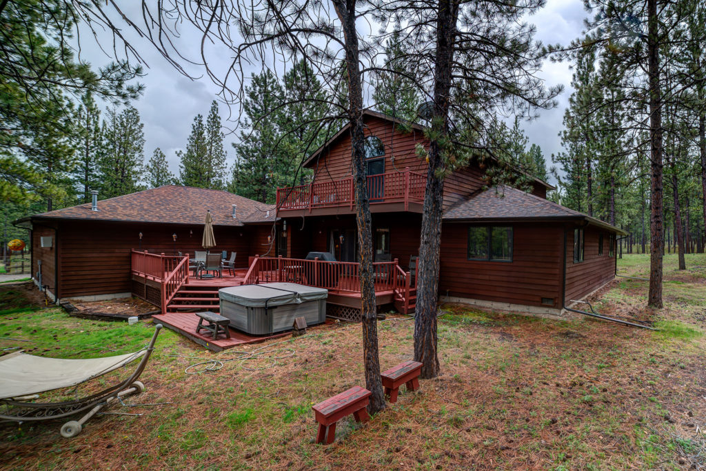 29100 Camp Run Road, Bonner MT Cole Bergquist/Rebecca Donnelly Team